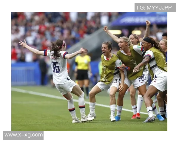 世界杯精彩对决里昂完胜本菲卡晋级点球大战引爆全场热情