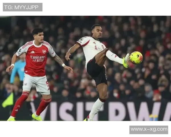 欧联杯激战阿森纳与曼城战平争议判罚引发全场热议